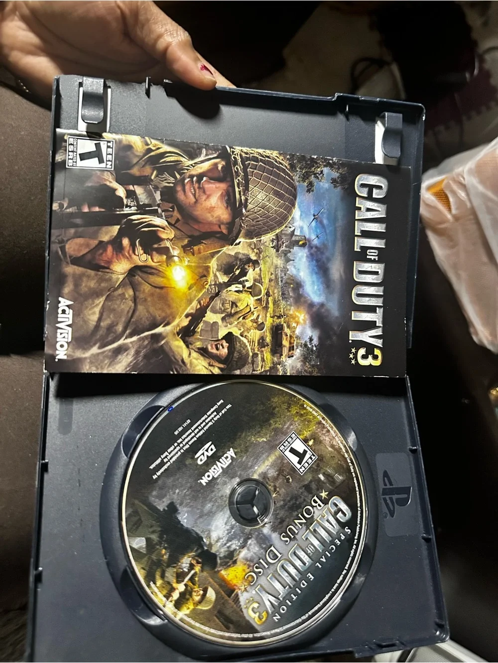 (2games)Sony PlayStation 2 Call of Duty 3 - and command conquer-used